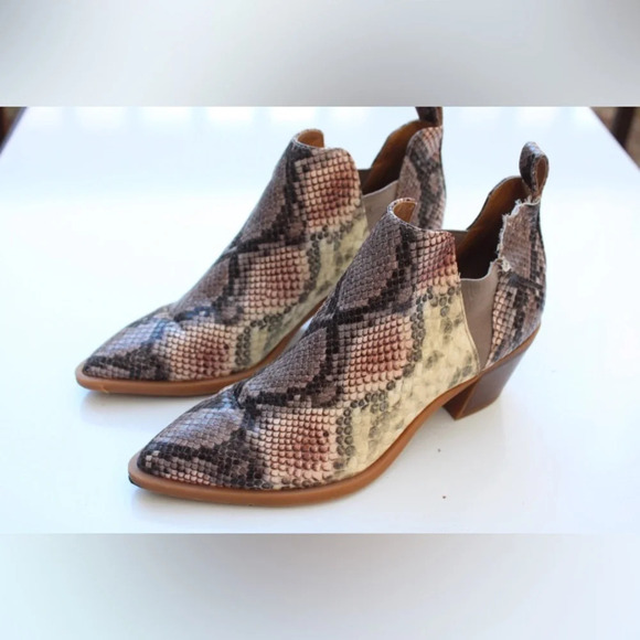 Dolce Vita  ankle boots - Picture 11 of 11